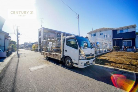 ���̑����n�@�O�ʓ��H��6���I�z����ǍD�ȗ��n�ł��B
�Ԍɓ��ꂪ���ȕ������S�ł��ˁB