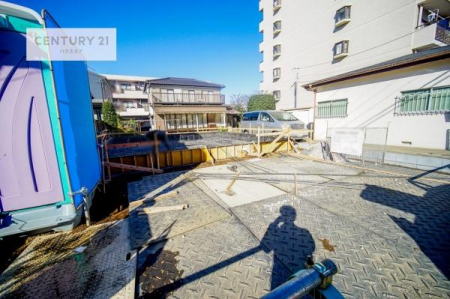 ���ԏ�@���ԃX�y�[�X��2�䕪����܂��I�Z�J���h�J�[�͂������A�o�C�N�⎩�]�ԂȂǂ��u���ꏊ�ɍ���܂���B