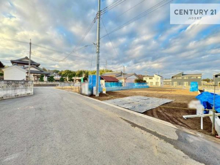 ���̑����n�@�O�ʓ��H��4.7���I�z����ǍD�ȗ��n�ł��B
�Ԍɓ��ꂪ���ȕ������S�ł��ˁB