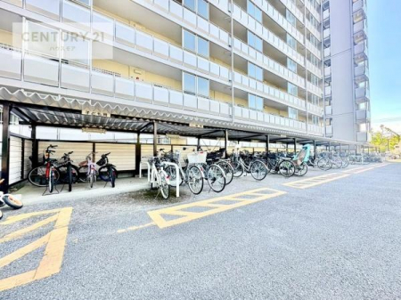 ���̑����p���@���֏ꊮ���ŁA���q���܂̎��]�Ԃ�ʋΗp�̎��]�Ԃ����S���Ēu���܂��B���Ƒ��ɂ����ꂵ���֗��Ȑݔ��ł��B