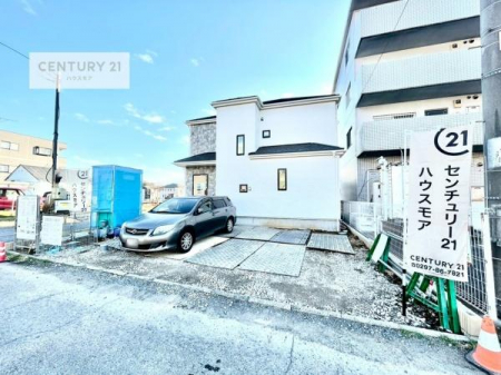 ���ԏ�@���ԃX�y�[�X��3�䕪����܂��I�Z�J���h�J�[�͂������A�o�C�N�⎩�]�ԂȂǂ��u���ꏊ�ɍ���܂���B�y���n�̔���J�Ò��z