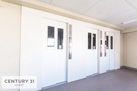 ���̑����p���@�G���x�[�^�[�����ŁA�����̈ړ����X���[�Y�B��K�ւ̃A�N�Z�X�����K�Ȃ��߁A���N�z�̕��⏬���Ȃ��q���܂����邲�ƒ�ɂ����S�ł��B���K���Ɨ��֐������˔������Z�܂��ł��B