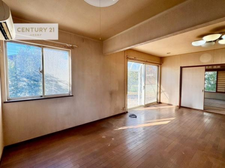 ���r���O�@�S�n�ǂ����r���O�͉Ƒ������R�ƏW�܂�܂��B�Ƒ��c�R�̎��Ԃ����������ł��B���Ƒ��ƁA����w�[���������Ԃ��߂��������ł��ˁB���邭�J���I�ȋ�Ԃł��B
