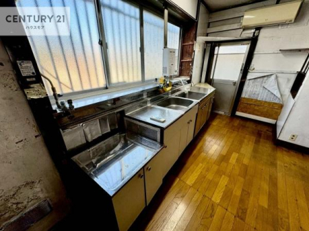 �L�b�`���@��Ƃ肠�钲���X�y�[�X�ō�Ƃ����₷�����K�ȃL�b�`���ł��I
���q�l�ƈꏏ�ɂ��َq������y���߂�L�X�X�y�[�X�ł��B�y�����������ԂɂȂ肻���ł��ˁI