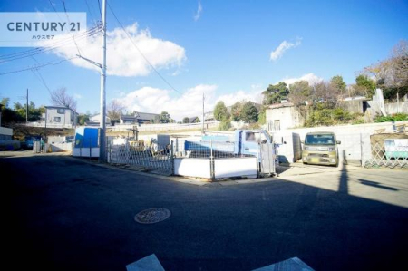 ���̑����n�@�O�ʓ��H6���I�z����ǍD�ȗ��n�ł��B
�Ԍɓ��ꂪ���ȕ������S�ł��ˁB