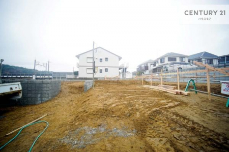 ���ԏ�@���ԃX�y�[�X��2�䕪����܂��I�Z�J���h�J�[�͂������A�o�C�N�⎩�]�ԂȂǂ��u���ꏊ�ɍ���܂���B