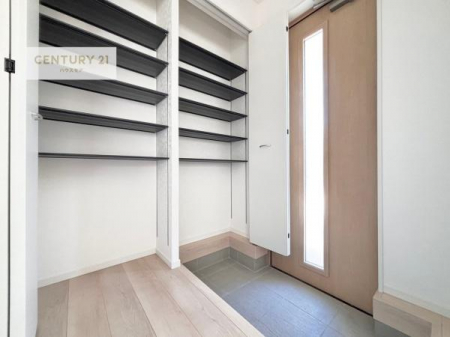 �����\�z�}(����)�@�V���[�Y�{�b�N�X�t���Ȃ̂ŁA���ւ��Еt�����|�������₷���ł��I
�X�b�L���������ւŌ˂��J�����u�ԁA�������̂���S�n������Ԃ��o�}���Ă���܂��B�i���d�l�j