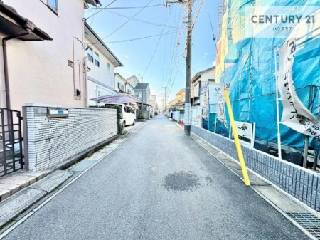 ���̑����n�@�O�ʓ��H4���I�z����ǍD�ȗ��n�ł��B
�Ԍɓ��ꂪ���ȕ������S�ł��ˁB�y���n�̔���J�Ò��z