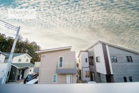 �Z�˂���̒��]�ʐ^�@������������Z��X�A���͂ɂ͍����������Ȃ��A�󂪍L���J����������A
�z�����傫���Ղ��邱�Ƃ�����܂���B�C�����̗ǂ������ʂ蔲����X���݂ł��B