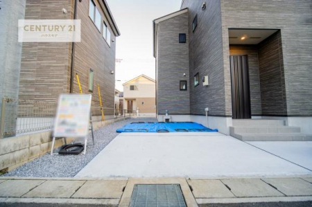 ���ԏ�@���ԃX�y�[�X��2�䕪����܂��I�Z�J���h�J�[�͂������A�o�C�N�⎩�]�ԂȂǂ��u���ꏊ�ɍ���܂���B
