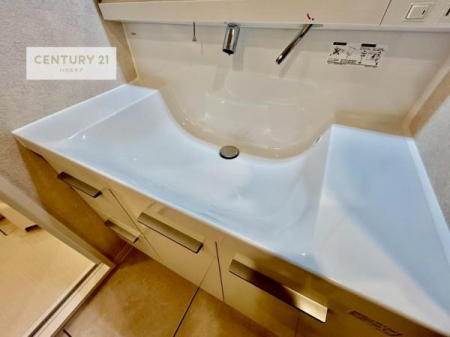 ���ʑ�E���ʏ��@�[�����ʑ�{�E���́A�������˂ɂ����̂ł�����ꂪ�y�X�I���������ۂĂ܂��I
�L���C�Ȑ��ʏ��Ŏ��������̃��`�x�[�V�������オ��܂��ˁI