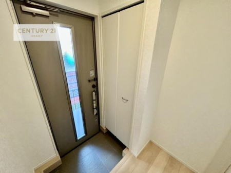 ���ց@�V���[�Y�{�b�N�X�t���Ȃ̂ŁA���ւ��Еt�����|�������₷���ł��I
�X�b�L���������ւŌ˂��J�����u�ԁA�������̂���S�n������Ԃ��o�}���Ă���܂��B