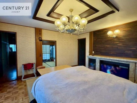 ���r���O�@�����������F�����œ��ꂳ�ꂽ���r���O�́A�O�̌�����Y�ꂳ���Ă���鉸�₩�ȋ�ԁB���炩�Ȍ����������݁A�Ƒ��ŉ߂������Ԃ��A��l�ł��낮�ЂƂƂ����A���R�ƐS���قǂ��Ă����܂��B