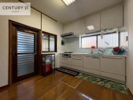 �L�b�`���@��Ƃ肠�钲���X�y�[�X�ō�Ƃ����₷�����K�ȃL�b�`���ł��I
���q�l�ƈꏏ�ɂ��َq������y���߂�L�X�X�y�[�X�ł��B�y�����������ԂɂȂ肻���ł��ˁI