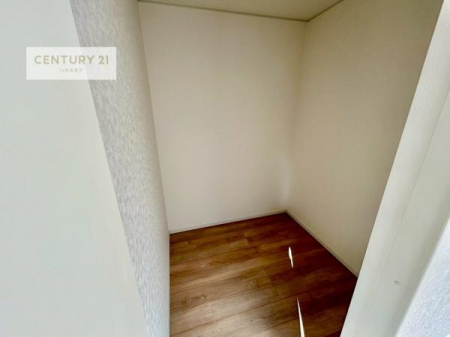 ���[�@�E�H�[�N�C���N���[�[�b�g�t���ł��B��������̂��m���Ȃǂ����[���Ă��������ł��ˁI���ɂ���@�������ȂǋG�ߕ��̑傫�ȉƓd�����[�ł��܂��B