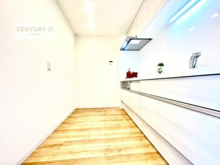 �L�b�`���@��l�C�̑Ζʎ��V�X�e���L�b�`�����̗p���Ă��܂��I���Ƒ��̃R�~���j�P�[�V���������R�Ƒ�����݌v�ł��B
���q�l�ɂ��ڂ��͂��̂Ŋ������ł��ˁB�L�X�g���ĉ��K�ɍ�Ƃ��i�݂܂��B