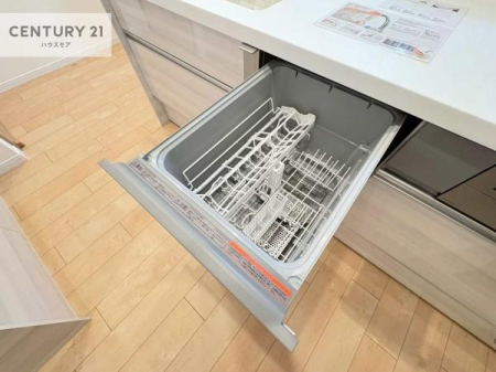 �L�b�`���@�H��@�t���̃L�b�`���ł��I�Z���������r��h�~�Ƃ��đ�ϊ��􂷂�֗��Ȏd�l�ł��I�r���g�C���Ȃ̂ŃL�b�`���̏ꏊ����炸�����X�y�[�X���L���g�����Ƃ��o���܂��I