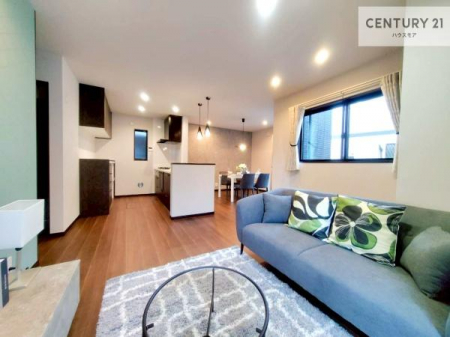 ���r���O�@�S�n�ǂ����r���O�͉Ƒ������R�ƏW�܂�܂��B�Ƒ��c�R�̎��Ԃ����������ł��B���Ƒ��ƁA����w�[���������Ԃ��߂��������ł��ˁB