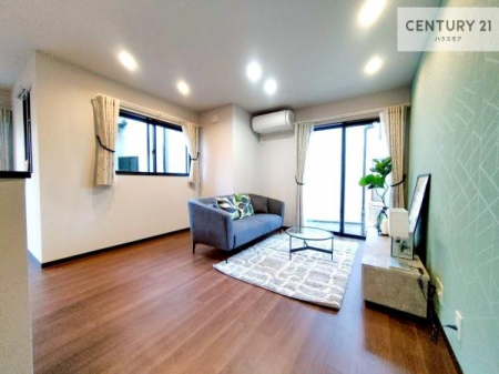 ���r���O�@�D�����z���܂肪���r���O����ł���ċ��S�n�̗ǂ���Ԃ����o���Ă���܂��I
���났�̎��Ԃ��߂����܂��I