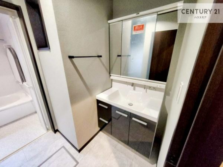 ���ʑ�E���ʏ��@�O�ʋ��d�l�̐��ʏ��́A�g�����Ȃ݂����₷������I���͎��[�ɂȂ��Ă��܂��B�h���C���[�₨���ϓ����Еt������̂Ő��ʑ������X�b�L���ƌ����邱�Ƃ��o���܂��I