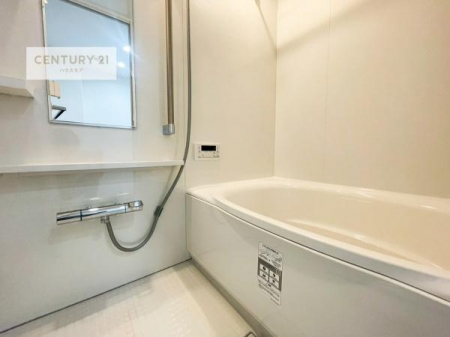 �����@������Ƃ����������̂���o�X���[���I���K�ȃo�X�^�C��������܂��I
1���̔�����������Ɩ����Ă����f�G�ȃ����N�[�[�V������ԂɂȂ肻���ł��ˁB