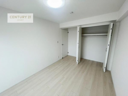 �m���@���[�X�y�[�X�����Ă��܂��I�������X�b�L�����ڂ��鎖���ł��܂��ˁB
�Ƌ��I�΂Ȃ��V���v���ȃf�U�C���ׁ̈A�Ƌ��I�΂����C�ɓ���̋�ԍ�肪�ł������ł��ˁB