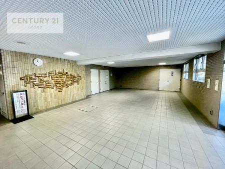 ���r�[�@���r�[�͖��邭�J���������ς��ł��B����������������āA�o�}���Ă���܂��B
