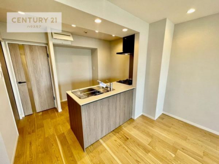 ���r���O�@���r���O�S�̂����n����ΖʃL�b�`���Ȃ̂ŁA���q�l�̗l�q�������Ȃ����Ƃ��ł���q��Ă����₷�����S�ȊԎ�ł��I