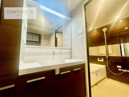 ���ʑ�E���ʏ��@�O�ʋ��d�l�̐��ʏ��́A�g�����Ȃ݂����₷������I���͎��[�ɂȂ��Ă��܂��B�h���C���[�₨���ϓ����Еt������̂Ő��ʑ������X�b�L���ƌ����邱�Ƃ��o���܂��I