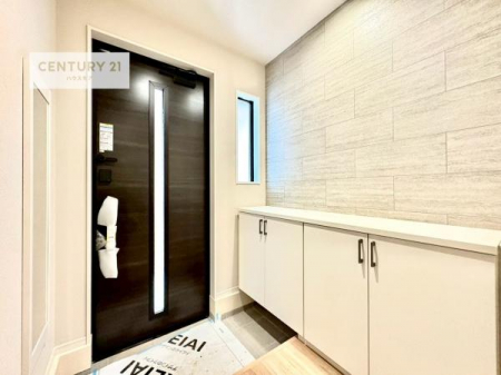 ���ց@�V���[�Y�{�b�N�X�t���Ȃ̂ŁA���ւ��Еt�����|�������₷���ł��I
�X�b�L���������ւŌ˂��J�����u�ԁA�������̂���S�n������Ԃ��o�}���Ă���܂��B
