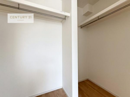 �����\�z�}(����)�@�E�H�[�N�C���N���[�[�b�g�t���ł��B��������̂��m���Ȃǂ����[���Ă��������ł��ˁI���ɂ���@�������ȂǋG�ߕ��̑傫�ȉƓd�����[�ł��܂��B(���d�l)