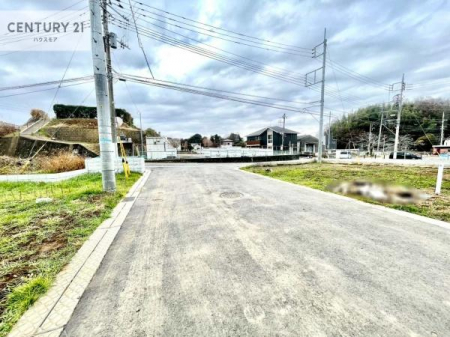 ���̑����n�@�O�ʓ��H��6���I�z����ǍD�ȗ��n�ł��B
�Ԍɓ��ꂪ���ȕ������S�ł��ˁB