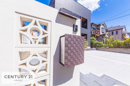 ���̑����n�@�O�ς̐F�ƃ}�b�`���Ă���|�X�g�ł��B
�ǂ����m�点���͂������ł��ˁB