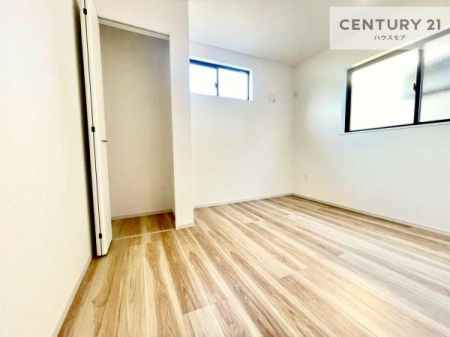 �m���@���[�X�y�[�X�����Ă��܂��I�������X�b�L�����ڂ��鎖���ł��܂��ˁB
�Ƌ��I�΂Ȃ��V���v���ȃf�U�C���ׁ̈A�Ƌ��I�΂����C�ɓ���̋�ԍ�肪�ł������ł��ˁB