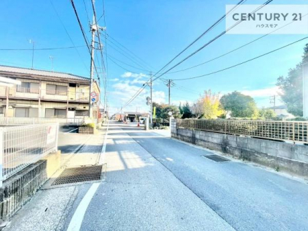 ���̑����n�@�O�ʓ��H��4���I�z����ǍD�ȗ��n�ł��B
�Ԍɓ��ꂪ���ȕ������S�ł��ˁB