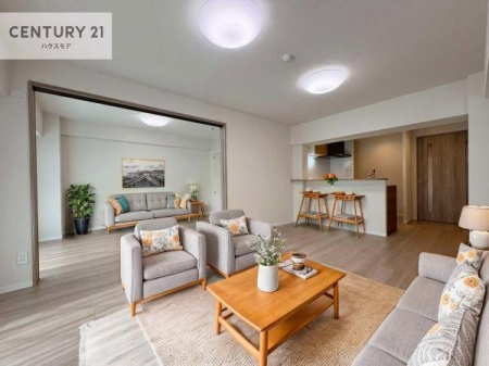 ���r���O�@�Ƌ��CG�p�[�X�ł��B�J�����̂���L�XLDK�I�\�t�@�[��_�C�j���O�e�[�u����u���Ă������ɂȂ�Ȃ��̂ŉ��K�ɉ߂����܂��I
�R�~���j�P�[�V���������₷�����r���O�ł��I
