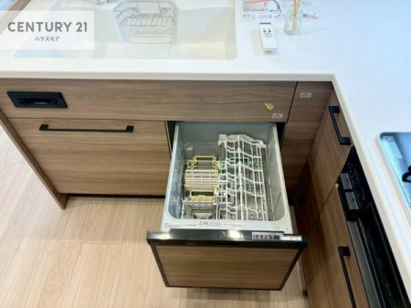 �L�b�`���@�H��@�t���̃L�b�`���ł��I�Z���������r��h�~�Ƃ��đ�ϊ��􂷂�֗��Ȏd�l�ł��I�r���g�C���Ȃ̂ŃL�b�`���̏ꏊ����炸�����X�y�[�X���L���g�����Ƃ��o���܂��I