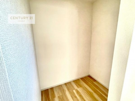 ���[�@�E�H�[�N�C���N���[�[�b�g�t���ł��B��������̂��m���Ȃǂ����[���Ă��������ł��ˁI���ɂ���@�������ȂǋG�ߕ��̑傫�ȉƓd�����[�ł��܂��B