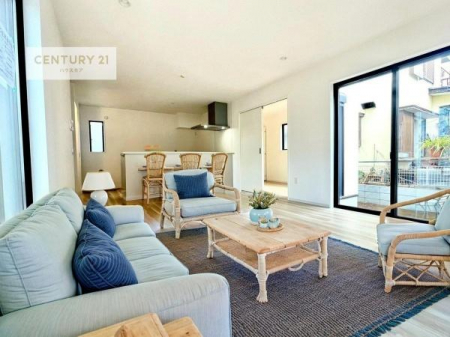 ���r���O�@�Ƌ��CG�p�[�X�ł��B�D�����z���܂肪���r���O����ł���ċ��S�n�̗ǂ���Ԃ����o���Ă���܂��I
���났�̎��Ԃ��߂����܂��I