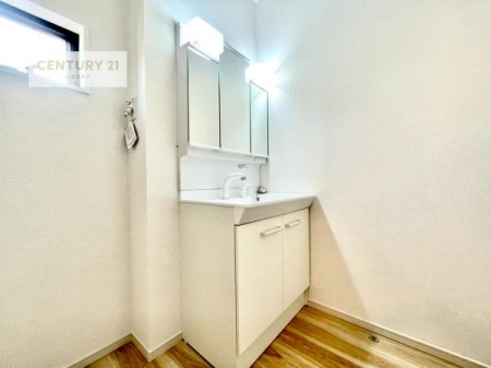 ���ʑ�E���ʏ��@�O�ʋ��d�l�̐��ʏ��́A�g�����Ȃ݂����₷������I���͎��[�ɂȂ��Ă��܂��B�h���C���[�₨���ϓ����Еt������̂Ő��ʑ������X�b�L���ƌ����邱�Ƃ��o���܂��I