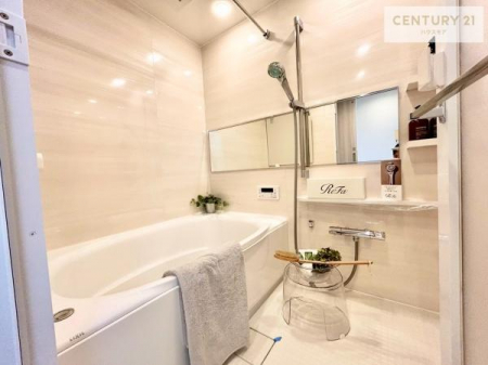 �����@������Ƃ����������̂���o�X���[���I���K�ȃo�X�^�C��������܂��I
1���̔�����������Ɩ����Ă����f�G�ȃ����N�[�[�V������ԂɂȂ肻���ł��ˁB