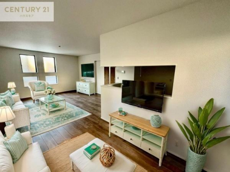 ���r���O�@�Ƌ��CG�p�[�X�ł��B�S�n�ǂ����r���O�͉Ƒ������R�ƏW�܂�܂��B�Ƒ��c�R�̎��Ԃ����������ł��B���Ƒ��ƁA����w�[���������Ԃ��߂��������ł��ˁB