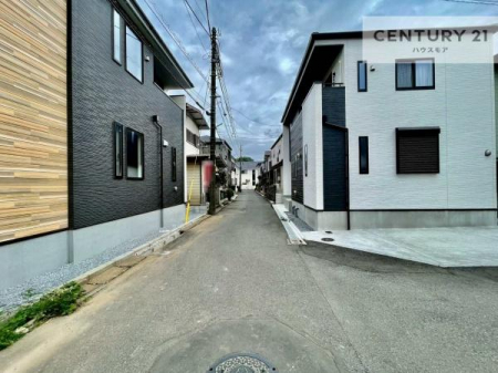 ���̑����n�@�O�ʓ��H4���I�z����ǍD�ȗ��n�ł��B
�Ԍɓ��ꂪ���ȕ������S�ł��ˁB