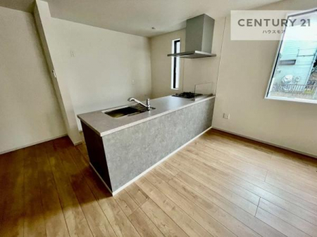 ���r���O�@�D�����z���܂肪���r���O����ł���ċ��S�n�̗ǂ���Ԃ����o���Ă���܂��I
���R�ƉƑ����W����b��������S�n�悢��ԁI