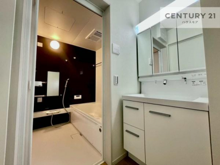 ���ʑ�E���ʏ��@�O�ʋ��d�l�̐��ʏ��́A�g�����Ȃ݂����₷������I���͎��[�ɂȂ��Ă��܂��B�h���C���[�₨���ϓ����Еt������̂Ő��ʑ������X�b�L���ƌ����邱�Ƃ��o���܂��I