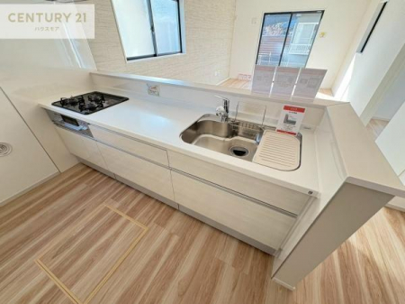 �L�b�`���@��l�C�̑Ζʎ��V�X�e���L�b�`�����̗p���Ă��܂��I���Ƒ��̃R�~���j�P�[�V���������R�Ƒ�����݌v�ł��B
���q�l�ɂ��ڂ��͂��̂Ŋ������ł��ˁB�L�X�g���ĉ��K�ɍ�Ƃ��i�݂܂��B