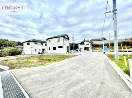 ���̑����n�@�O�ʓ��H��6���I�z����ǍD�ȗ��n�ł��B
�Ԍɓ��ꂪ���ȕ������S�ł��ˁB