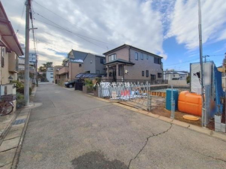 ���̑����n�@�O�ʓ��H5���I�z����ǍD�ȗ��n�ł��B
�Ԍɓ��ꂪ���ȕ������S�ł��ˁB