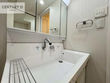 ���ʑ�E���ʏ��@�[�����ʑ�{�E���́A�������˂ɂ����̂ł�����ꂪ�y�X�I���������ۂĂ܂��I
�L���C�Ȑ��ʏ��Ŏ��������̃��`�x�[�V�������オ��܂��ˁI