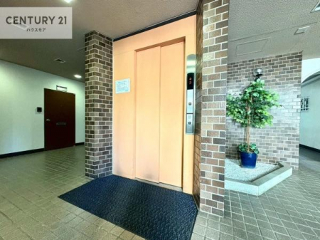 ���̑����p���@�G���x�[�^�[�����ŁA�����̈ړ����X���[�Y�B��K�ւ̃A�N�Z�X�����K�Ȃ��߁A���N�z�̕��⏬���Ȃ��q���܂����邲�ƒ�ɂ����S�ł��B���K���Ɨ��֐������˔������Z�܂��ł��B